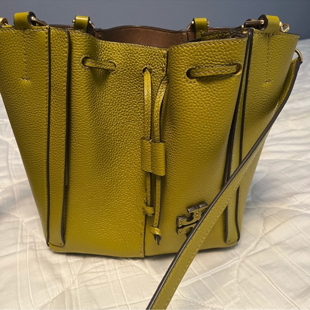 Tory Burch McGraw dragonfly